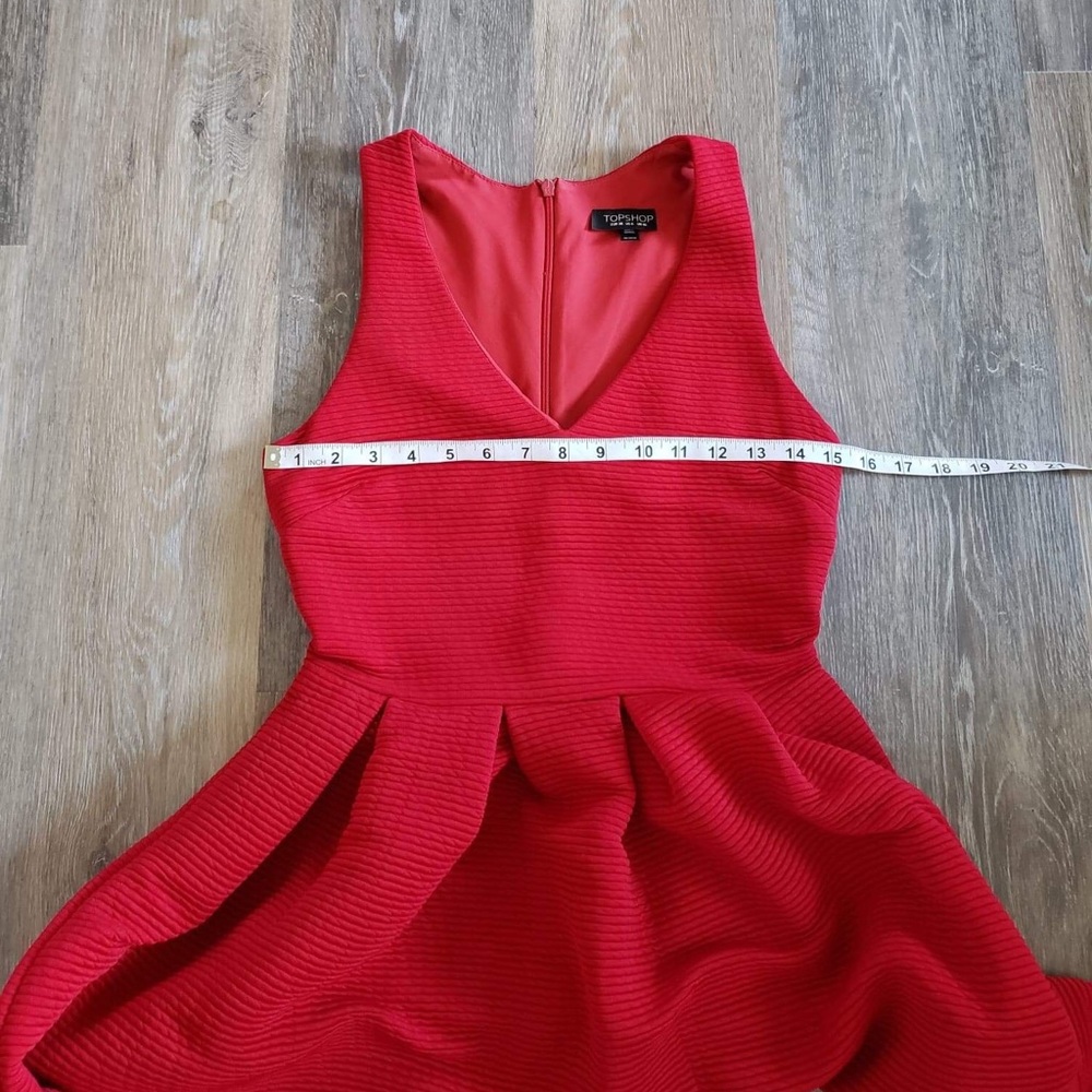 Red dress - Picture 5 of 8